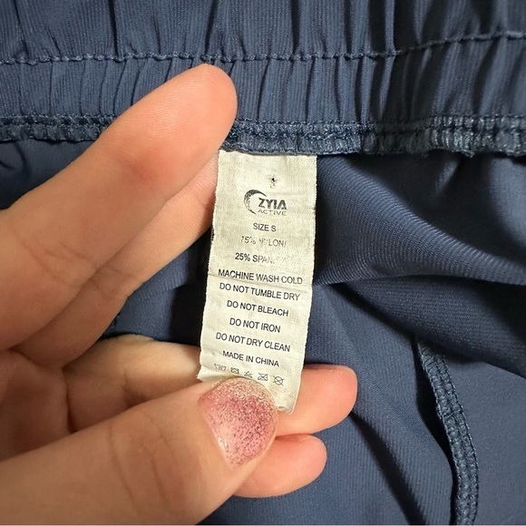 Zyia Active Everywhere Tapered Pants in Navy Grey - Picture 5 of 7